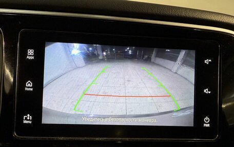 Mitsubishi Outlander III рестайлинг 3, 2019 год, 1 899 800 рублей, 11 фотография