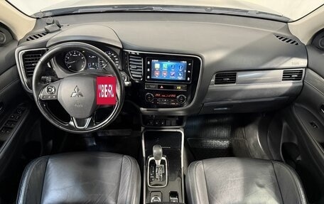 Mitsubishi Outlander III рестайлинг 3, 2019 год, 1 899 800 рублей, 9 фотография