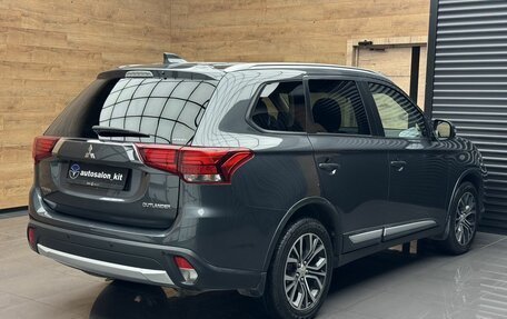 Mitsubishi Outlander III рестайлинг 3, 2018 год, 2 349 000 рублей, 4 фотография