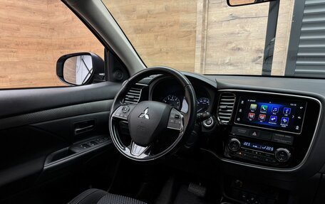 Mitsubishi Outlander III рестайлинг 3, 2018 год, 2 349 000 рублей, 9 фотография