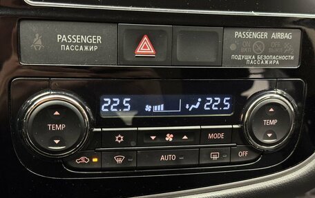 Mitsubishi Outlander III рестайлинг 3, 2018 год, 2 349 000 рублей, 14 фотография