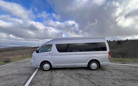 Toyota HiAce H200, 2010 год, 1 670 000 рублей, 15 фотография