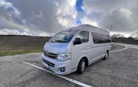 Toyota HiAce H200, 2010 год, 1 670 000 рублей, 14 фотография