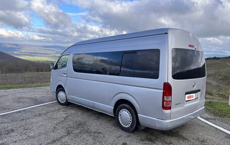 Toyota HiAce H200, 2010 год, 1 670 000 рублей, 16 фотография