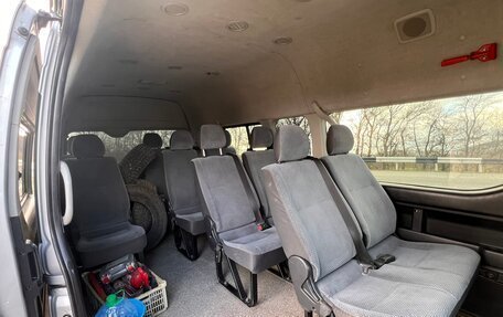 Toyota HiAce H200, 2010 год, 1 670 000 рублей, 24 фотография