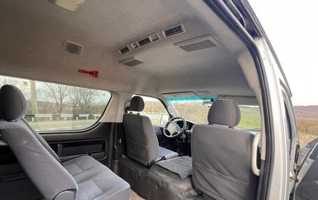 Toyota HiAce H200, 2010 год, 1 670 000 рублей, 23 фотография