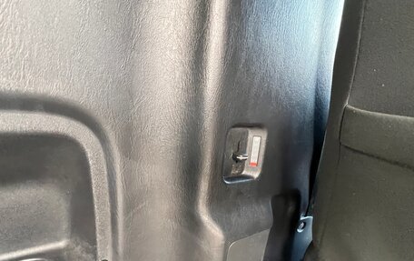 Toyota HiAce H200, 2010 год, 1 670 000 рублей, 26 фотография