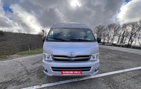 Toyota HiAce H200, 2010 год, 1 670 000 рублей, 13 фотография