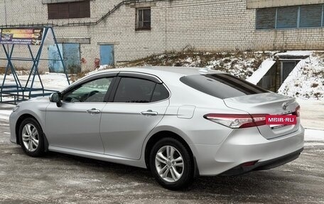 Toyota Camry, 2021 год, 2 070 000 рублей, 5 фотография