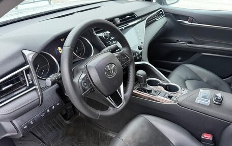 Toyota Camry, 2021 год, 2 070 000 рублей, 10 фотография