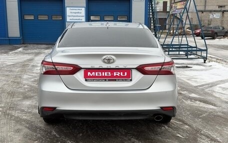 Toyota Camry, 2021 год, 2 070 000 рублей, 4 фотография