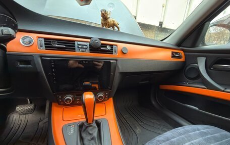 BMW 3 серия, 2011 год, 800 000 рублей, 16 фотография