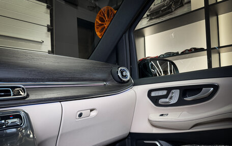 Mercedes-Benz V-Класс, 2025 год, 14 850 000 рублей, 23 фотография