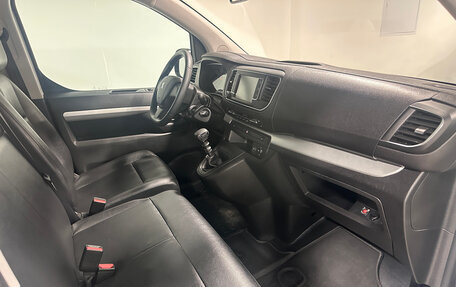 Peugeot Traveller I, 2019 год, 2 470 000 рублей, 11 фотография