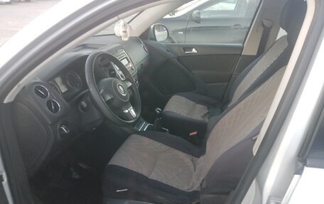 Volkswagen Tiguan I, 2011 год, 850 000 рублей, 4 фотография