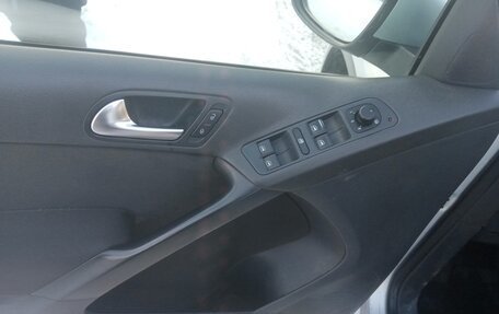 Volkswagen Tiguan I, 2011 год, 850 000 рублей, 5 фотография