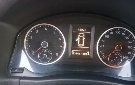 Volkswagen Tiguan I, 2011 год, 850 000 рублей, 6 фотография