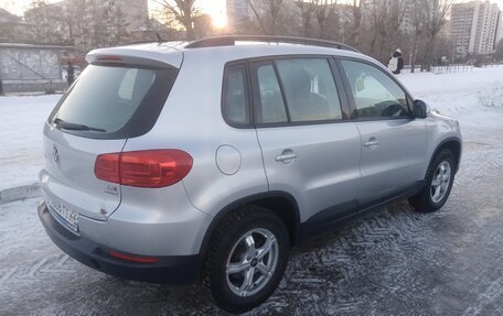 Volkswagen Tiguan I, 2011 год, 850 000 рублей, 3 фотография
