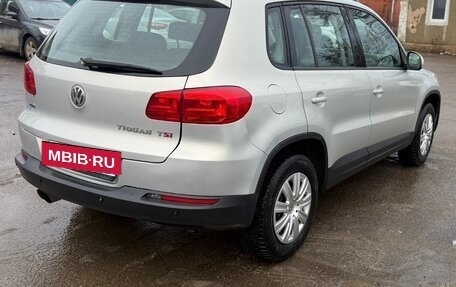 Volkswagen Tiguan I, 2014 год, 920 000 рублей, 3 фотография