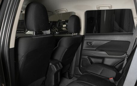 Mitsubishi Outlander III рестайлинг 3, 2020 год, 2 301 300 рублей, 10 фотография