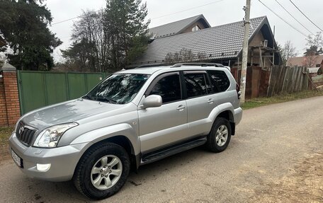 Toyota Land Cruiser Prado 120 рестайлинг, 2005 год, 1 800 000 рублей, 3 фотография