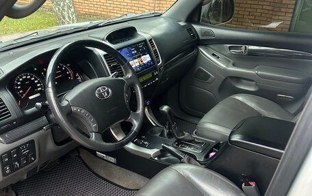 Toyota Land Cruiser Prado 120 рестайлинг, 2005 год, 1 800 000 рублей, 11 фотография