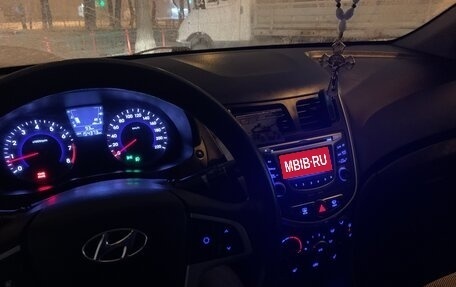 Hyundai Solaris II рестайлинг, 2013 год, 620 000 рублей, 1 фотография