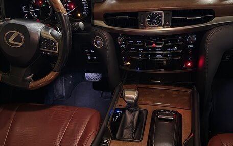 Lexus LX III, 2016 год, 5 200 000 рублей, 8 фотография