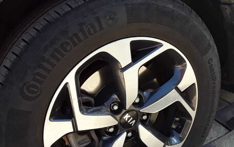 KIA Sportage IV рестайлинг, 2019 год, 2 500 000 рублей, 24 фотография