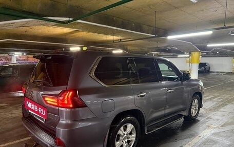 Lexus LX III, 2016 год, 5 200 000 рублей, 6 фотография