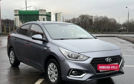 Hyundai Solaris II рестайлинг, 2018 год, 1 000 000 рублей, 2 фотография