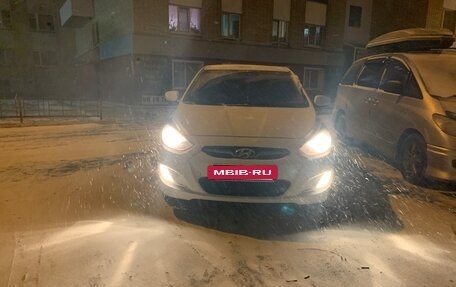 Hyundai Solaris II рестайлинг, 2013 год, 620 000 рублей, 4 фотография