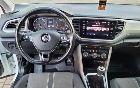 Volkswagen T-Roc I, 2020 год, 2 050 000 рублей, 29 фотография