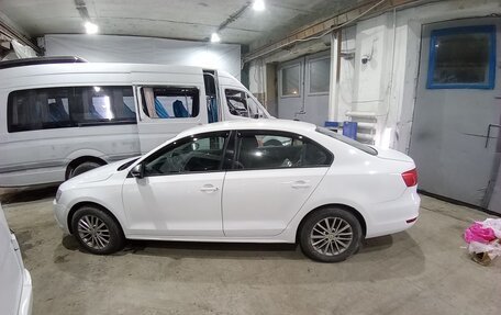 Volkswagen Jetta VI, 2014 год, 900 000 рублей, 2 фотография