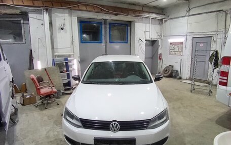 Volkswagen Jetta VI, 2014 год, 900 000 рублей, 5 фотография