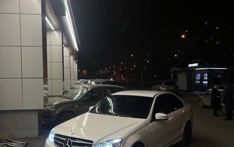 Mercedes-Benz C-Класс, 2010 год, 1 350 000 рублей, 1 фотография