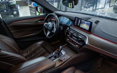 BMW 5 серия, 2018 год, 5 600 000 рублей, 24 фотография