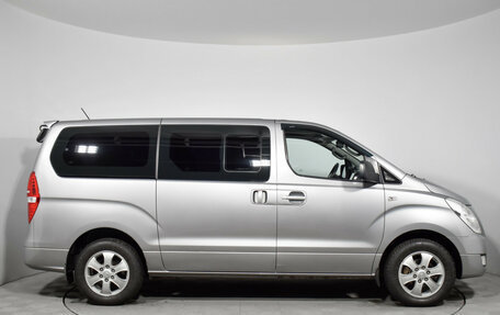 Hyundai Grand Starex Grand Starex I рестайлинг 2, 2017 год, 3 200 000 рублей, 4 фотография