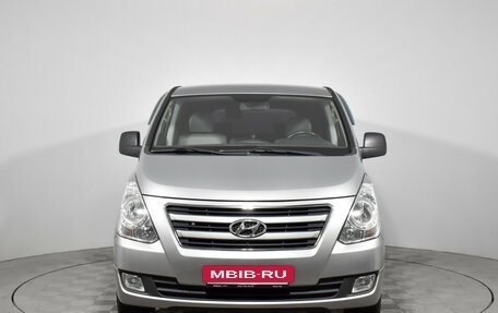 Hyundai Grand Starex Grand Starex I рестайлинг 2, 2017 год, 3 200 000 рублей, 2 фотография