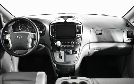 Hyundai Grand Starex Grand Starex I рестайлинг 2, 2017 год, 3 200 000 рублей, 15 фотография