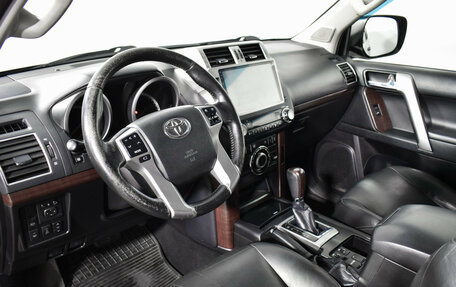 Toyota Land Cruiser Prado 150 рестайлинг 2, 2015 год, 3 290 000 рублей, 9 фотография