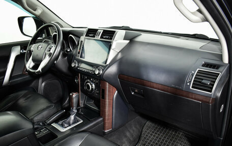 Toyota Land Cruiser Prado 150 рестайлинг 2, 2015 год, 3 290 000 рублей, 13 фотография