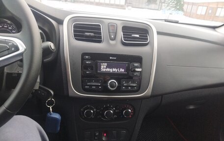 Renault Sandero II рестайлинг, 2020 год, 750 000 рублей, 18 фотография