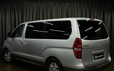 Hyundai H-1 II рестайлинг, 2010 год, 999 777 рублей, 2 фотография