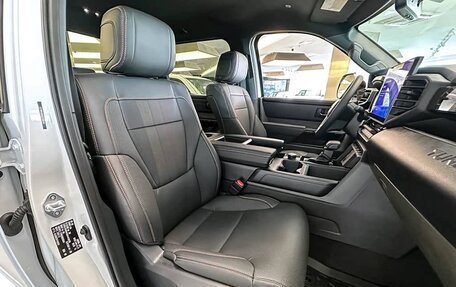 Toyota Tundra, 2025 год, 9 790 000 рублей, 8 фотография