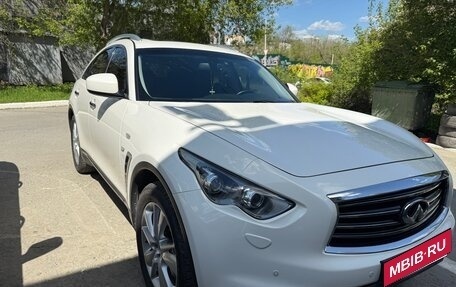 Infiniti QX70, 2016 год, 2 730 000 рублей, 5 фотография