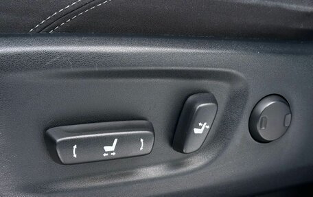 Toyota Land Cruiser Prado 150 рестайлинг 2, 2015 год, 3 849 000 рублей, 18 фотография