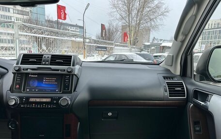 Toyota Land Cruiser Prado 150 рестайлинг 2, 2015 год, 3 849 000 рублей, 19 фотография