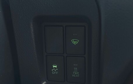 Toyota Land Cruiser Prado 150 рестайлинг 2, 2015 год, 3 849 000 рублей, 29 фотография