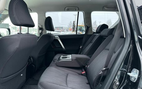 Toyota Land Cruiser Prado 150 рестайлинг 2, 2015 год, 3 849 000 рублей, 32 фотография